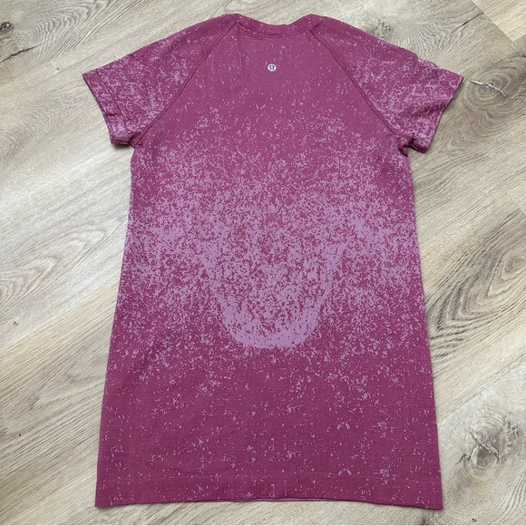 Lululemon Swiftly Tech Short Sleeve Shirt 2.0
Gradient Block Pomegranate - Picture 3 of 8